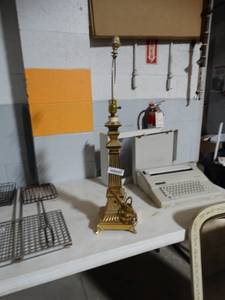 lot 957 image: Brass Lamp