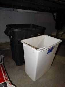 lot 964 image: 2 Kitchen Trash Cans