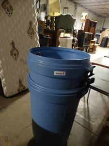 lot 965 image: 2 Large Trash Cans