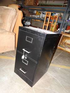 lot 969 image: 2 Drawer File Cabinet