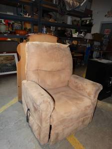 lot 970 image: Pride Lift Recliner