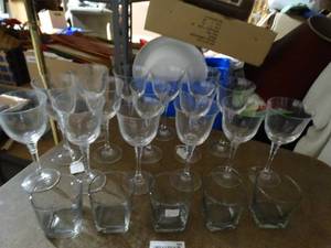 lot 992 image: lot of 15 stem ware glasses and 5 drinking glasses