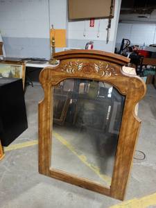 lot 995 image: wooden Mirror