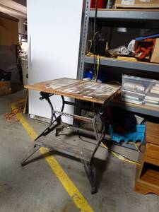 lot 1147 image: Adjustable Work Bench