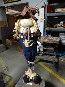 lot 1148 image: Tall Scarecrow