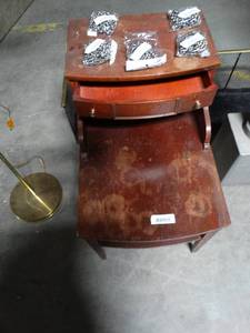 lot 1152 image: 3-Tier End Table with Drawer