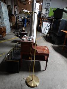 lot 1158 image: Brass Floor Lamp