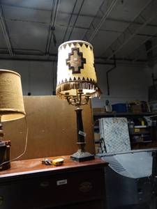 lot 1173 image: Vintage Lamp