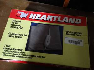 lot 1180 image: Extra Large Heating Pad