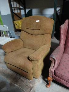 lot 1182 image: Lazy Boy Recliner
