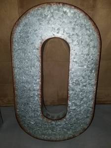 lot 7834 image: Metal Letter O.