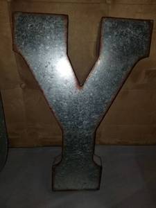 lot 7836 image: Metal Letter Y.