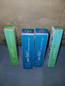 lot 7889 image: Lot if 2 PERFEKT CHEEK GEL.2 Blushed and 2 Champagne