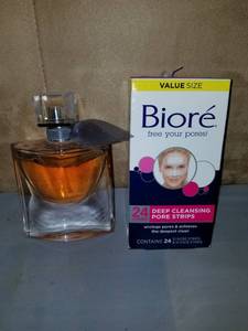lot 7890 image: Lot with Full Perfume and BIORE Deep Cleansing Pore Strips. 24 Combo