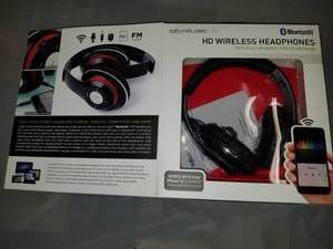 lot 7941 image: Soundlogic XT Wireless Bluetooth On-Ear Foldable Headphones with Microphone