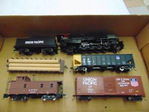 lot 3072 image: Union Pacific Engine, Coal Car, and more
