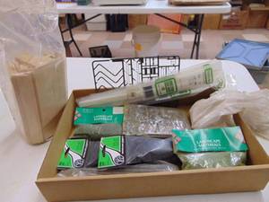 lot 3073 image: HO Scale Train Track Buildings, Coal, and Building Materials