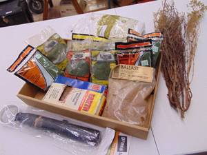 lot 3100 image: Misc. HO Scenery Pieces