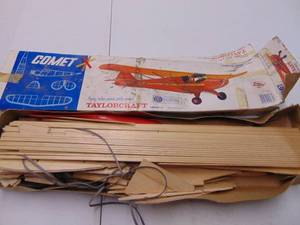 lot 3108 image: Taylorcraft Airplane Model - Box in BAD Condition