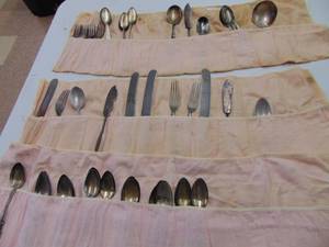 lot 3120 image: Misc. Silverplate Flatware