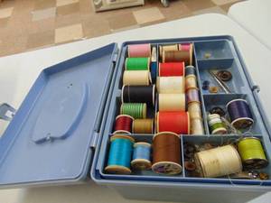 lot 3132 image: Sewing Notions