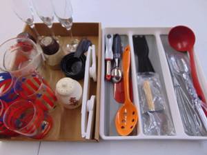 lot 3137 image: Pyrex Measuring Cups and Misc. Kitchen Utensils