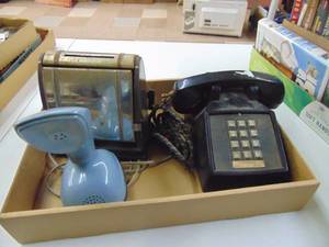 lot 3162 image: 2 Vintage Telephones and Toaster