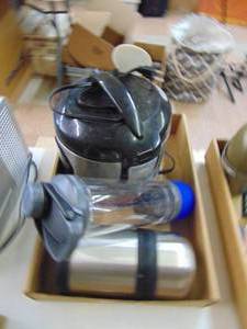 lot 3209 image: Rice Cooker - Thermos and Shaker Bottle