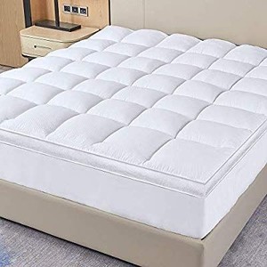 lot 1822 image: THE DUCK AND GOOSE CO Extra Plush Thick Mattress Topper King Size