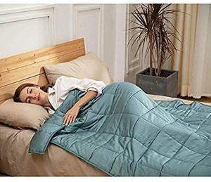 lot 1853 image: CuteKing Cooling Weighted Blanket 60x80 Inches for Queen or Full Size Bed, 20lbs