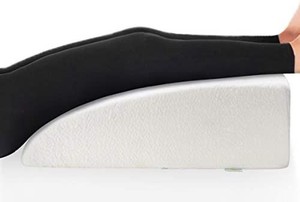 lot 1785 image: OasisSpace 8 Leg Rest Pillow