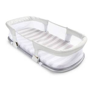 lot 4898 image: Summer Infant By Your Side Sleeper