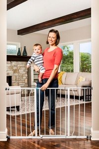 lot 9618 image: Regalo Extra Wide Easy Open Metal Walk-Through Baby Gate
