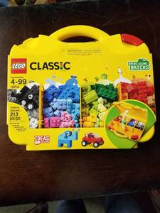 lot 1513 image: LEGO Classic Creative Suitcase 10713