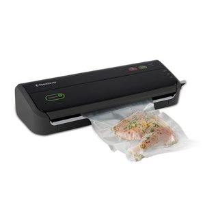 lot 1553 image: FoodSaver FM2000 Vacuum Sealer System with Starter BagRoll Set