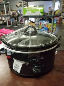 lot 1671 image: Crock-Pot 4 Quart Black Slow Cooker