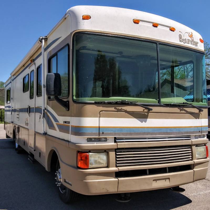 1999 Fleetwood Bounder 34V Class A Motor-Home- RV- 50,100 Miles- 1 ...