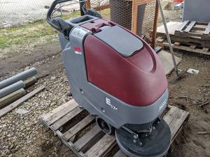 lot 934 image: Minuteman E17 Walk Behind Floor Scrubber