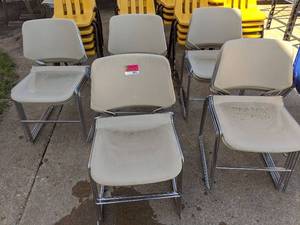 lot 955 image: (20) Stackable Chrome And Grey Chairs