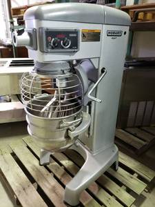 lot 2002 image: Hobart Hl300 30 qt mixer with stainless bowl, paddle, whisk