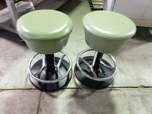 lot 2005 image: (2) stools