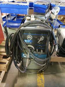 lot 2031 image: Miller 210 wirefeed Mig welder