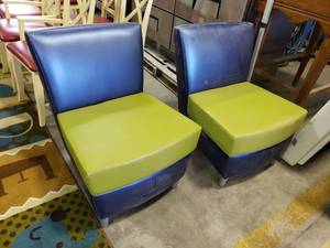 lot 2040 image: (2) green and blue chairs