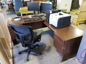 lot 2056 image: L shaped desk and chair
