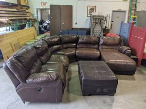 lot 2115 image: Brown Leather Sectional Couch.