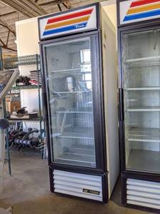lot 2213 image: True Freezer GDM-23