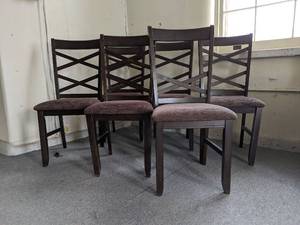 lot 7009 image: (6) Dining Room Chairs