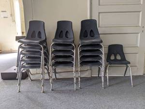 lot 7010 image: (16) Childrens Plastic Chairs