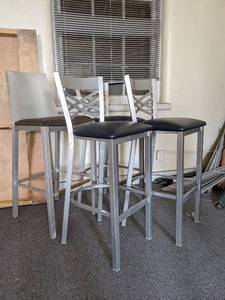 lot 7012 image: (4) Metal High Top Chairs