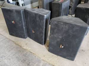 lot 7034 image: (3) JBL speakers